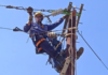 Detienen a liniero por vender suministro eléctrico en Jovellanos