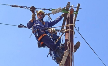 Detienen a liniero por vender suministro eléctrico en Jovellanos