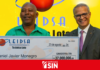 LEIDSA entrega de 37 millones a mecánico ganador del Loto