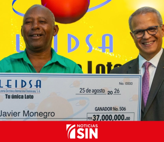 LEIDSA entrega de 37 millones a mecánico ganador del Loto