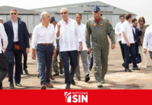 Abinader y presidente de Honduras recorren Base Aérea de San Isidro