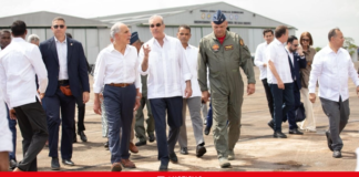 Abinader y presidente de Honduras recorren Base Aérea de San Isidro