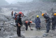 Estos hombres vivieron una huida infernal de los túneles hidroeléctricos inundados de Nepal. Fueron los afortunados