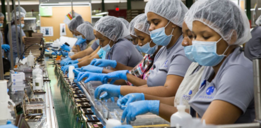 Casi 100,000 trabajadores en RD tienen “pluriempleo” en el sector formal para subsistir