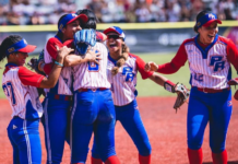 VIDEO: Puerto Rico aplasta a República Dominicana y avanza a la Súper Ronda del softbol femenino