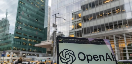 Apple acusa a OpenAI de robar secretos y esta tacha la demanda de “agresiva y personal”