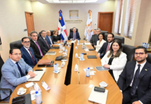 Valdez Albizu se reúne con altos ejecutivos de MasterCard