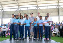 Vicepresidenta Raquel Peña entrega techado de la Escuela Javier Antonio Castillo Pérez, en Azua