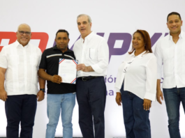 Presidente Abinader entrega RD 85 millones a 400 microempresarios y anuncia ampliación del Programa “Tu Firma es tu Garantía”