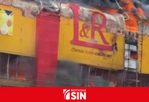 Incendio afecta establecimiento L&R Comercial en la avenida Las Américas