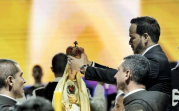 La velatón que borró la línea entre Cristo y el gobierno de De la Espriella