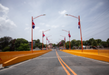 Tras más de 40 años de espera, presidente Luis Abinader inaugura puente Los Hierros en Baní, que conectará comunidades y fortalecerá producción agrícola