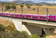 Renfe ya conoce el precio de dejar en manos de Talgo su futuro: 100.000 plazas menos en el Madrid-Valencia y más Avril parados