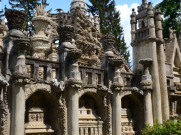 En 1879, un cartero empezó a recoger las piedras que aparecían en su camino: 33 años después, su jardín albergaba un descomunal palacio