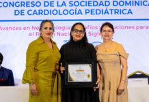 Reconocen trayectoria de Aibelys Cabrera en gestión logística del sector salud