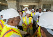 Vicepresidenta Raquel Peña supervisa construcción del Hospital Traumatológico Luis L. Bogaert en Mao