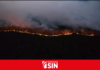 Humareda por incendio en Sierra de Bahoruco se extiende hasta Pedernales