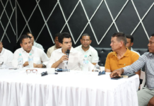 Director del Inapa anuncia soluciones de agua potable en encuentro con comunitarios de Matanzas, en Peravia