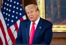 Trump lanza encuesta para cambiar nombre de la IA mientras veta a medios en la Casa Blanca