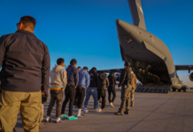 Nicaragüenses entre los migrantes que fueron deportados por ICE a ocho países de África