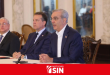 Abinader destaca reducción de trámites y mayor valor agregado en zonas francas