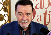 César Évora vuelve a Cuba por su madre de 90 años y queda impactado por la situación: «Allí es imposible»