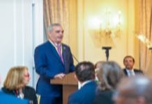 Presidente Luis Abinader es reconocido con la Insignia de Oro, el más alto honor de Americas Society por su liderazgo y el impacto de su gestión en la República Dominicana y el hemisferio