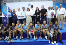 Vicepresidenta Raquel Peña y Ministro Kelvin Cruz entregan remozado multiuso del Club Los Gladiadores en Guachupita