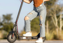 El Gobierno cambia las normas a partir del 1 de octubre: 100 euros de multa a los menores que usen un patinete. La pagan los padres