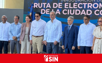 Abinader y David Collado inauguran la Ruta de Electromovilidad en Ciudad Colonial