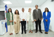 Ministro de Salud muestra a directora de Asuntos Globales de EEUU avances y servicios del sistema sanitario dominicano