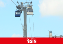 Trabajan para solucionar avería en Teleférico de Los Alcarrizos mientras usuarios se quejan