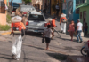 Brigadas sanitarias redoblan la fumigación contra el mosquito del dengue en República Dominicana