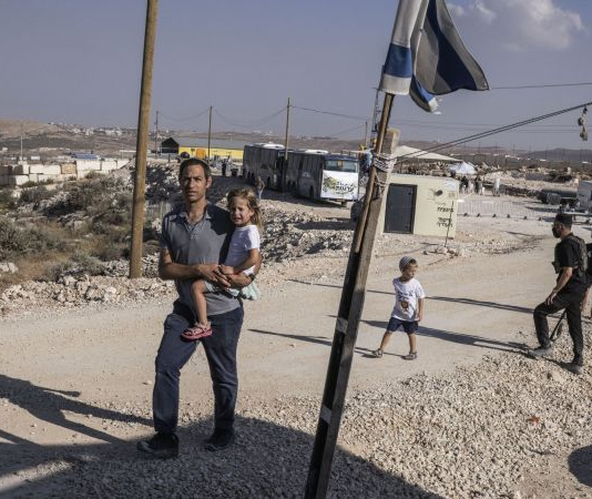 El Reino Unido da a conocer sanciones contra asentamientos israelíes en la Ribera Occidental en importante cambio de rumbo