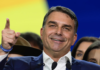 Flávio Bolsonaro reúne a seguidores en el lugar donde acuchillaron a su padre en 2018