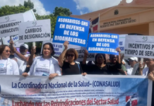 Conasalud protesta por segunda vez frente al Palacio Nacional en reclamo de aumento salarial
