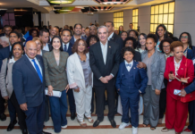 Presidente Luis Abinader se reúne con la diáspora en Italia y anuncia recursos para establecer una Casa de la Cultura Dominicana