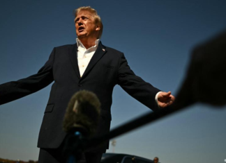 Trump dice que no se involucrará tras proclama de Bolsonaro