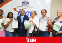 INAVI entrega cheques por indemnización a más de 800 exservidores públicos