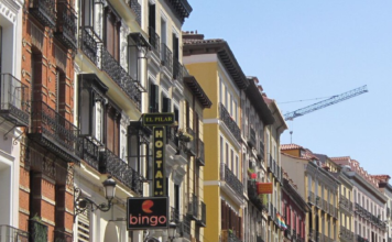El Plan 18.000: las familias madrileñas que pagaron sus casas hace 30 años y siguen sin ser dueñas del suelo