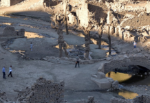 Un pueblo de La Rioja emerge del agua porque el embalse está dejando al descubierto sus antiguas calles