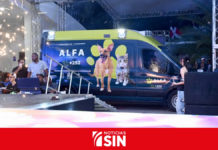 Omar Fernández dona unidad veterinaria móvil a Fundación LASO