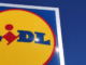 Hoy en Lidl, por 9,99 euros, la mesa plegable para usar el portátil y la tablet en el sofá o la cama: tiene portabebidas y hasta cajón